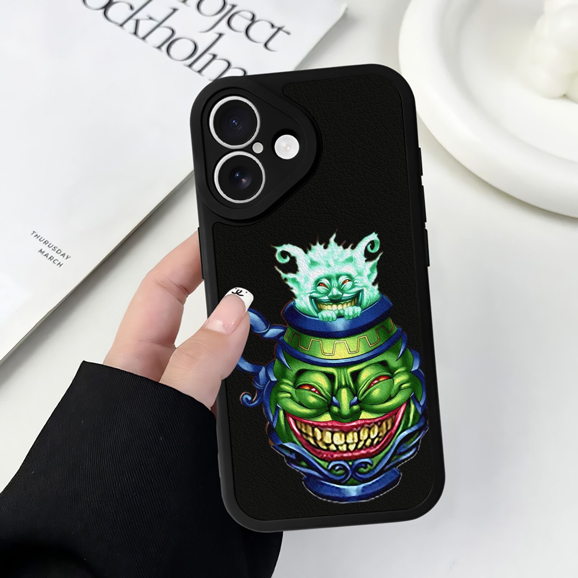 （画像用） 遊☆戯☆王 Yu-Gi-Oh! 【iPhone 16シリーズ対応】シリコンスマホケース（レザー調） 材質：シリコン
